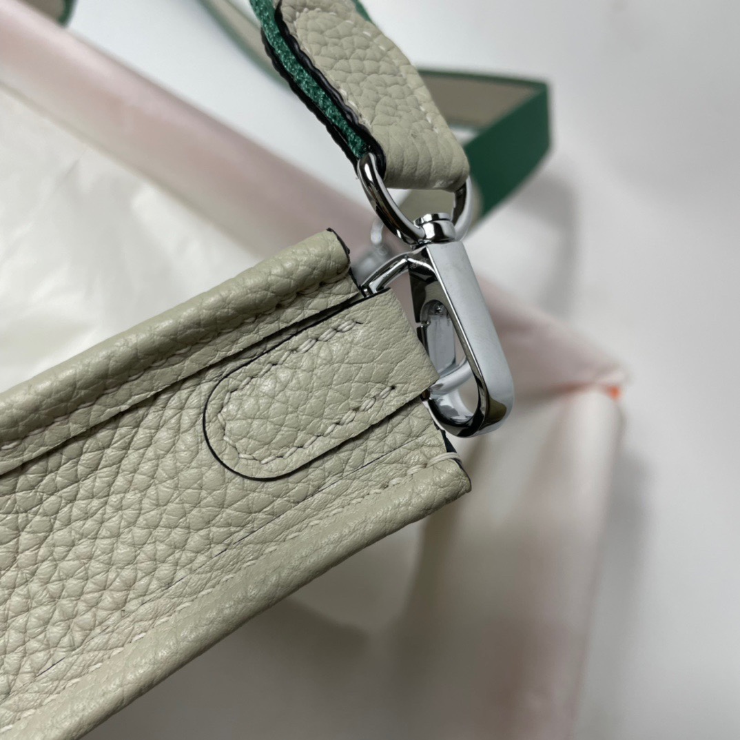 Hermes Evelyne 16 Amazone TPM Shoulder Bag In Green Sauge Clemence Leather